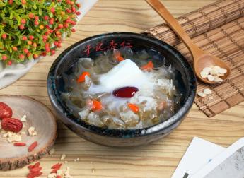 杏仁豆腐紅棗銀耳湯 - 外送  